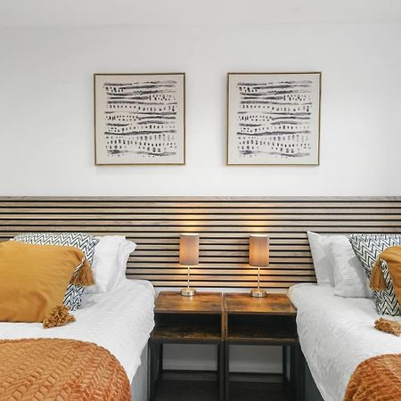 Modern Bungalow In Maidstone Sleeps 5 With Free Parking Esterno foto