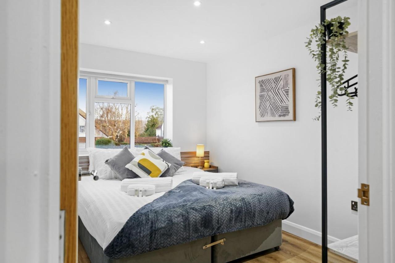 Modern Bungalow In Maidstone Sleeps 5 With Free Parking Esterno foto