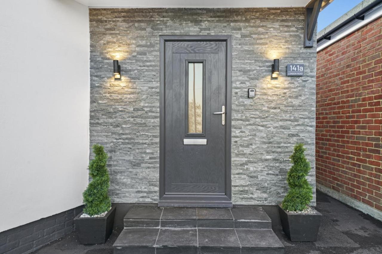 Modern Bungalow In Maidstone Sleeps 5 With Free Parking Esterno foto