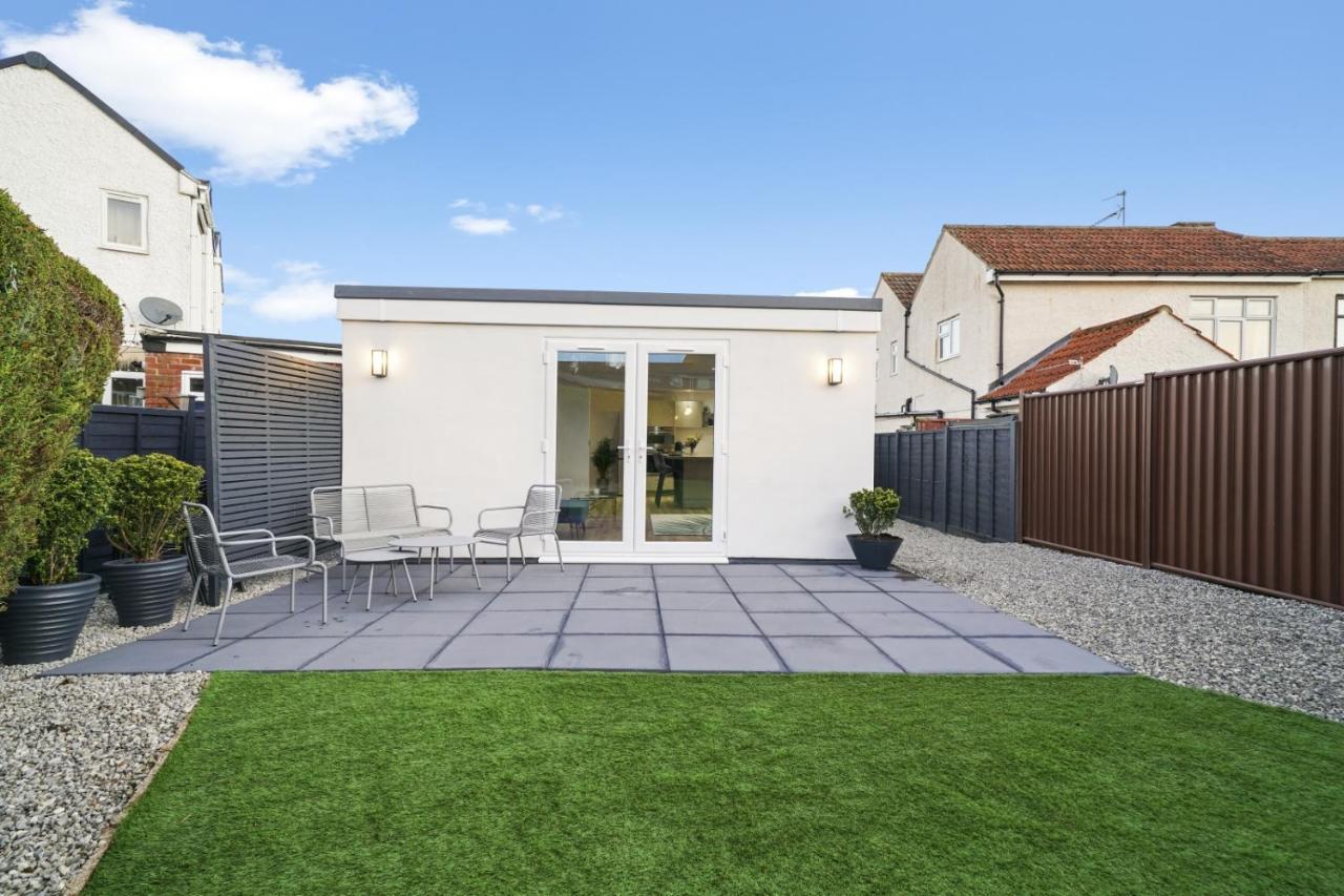 Modern Bungalow In Maidstone Sleeps 5 With Free Parking Esterno foto